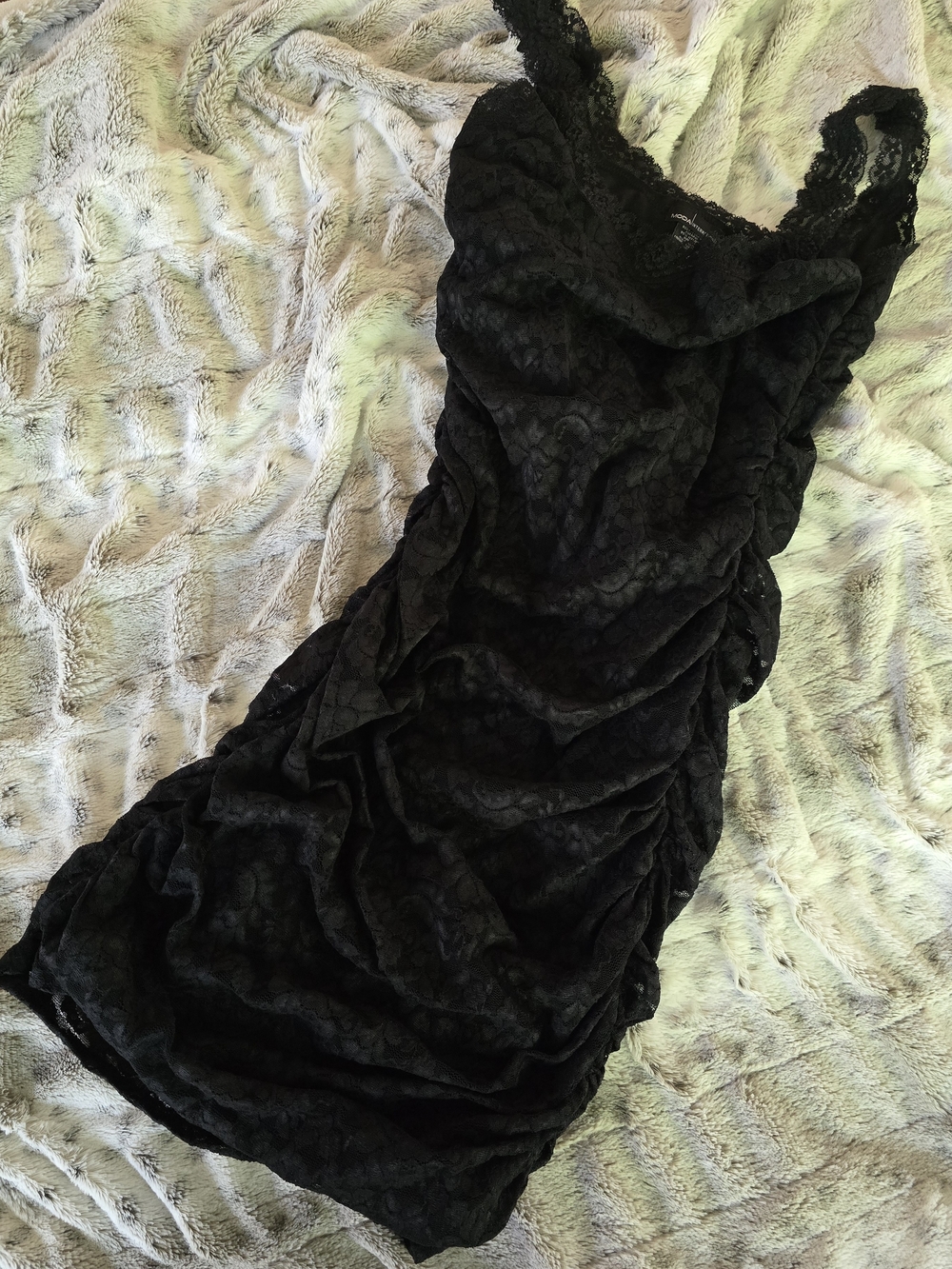Black Lace Ruched Sleeveless Dress